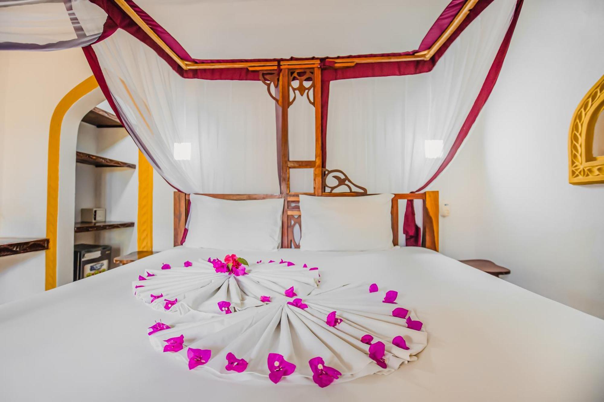 Ahg Waridi Beach Resort & Spa Pwani Mchangani Exterior foto